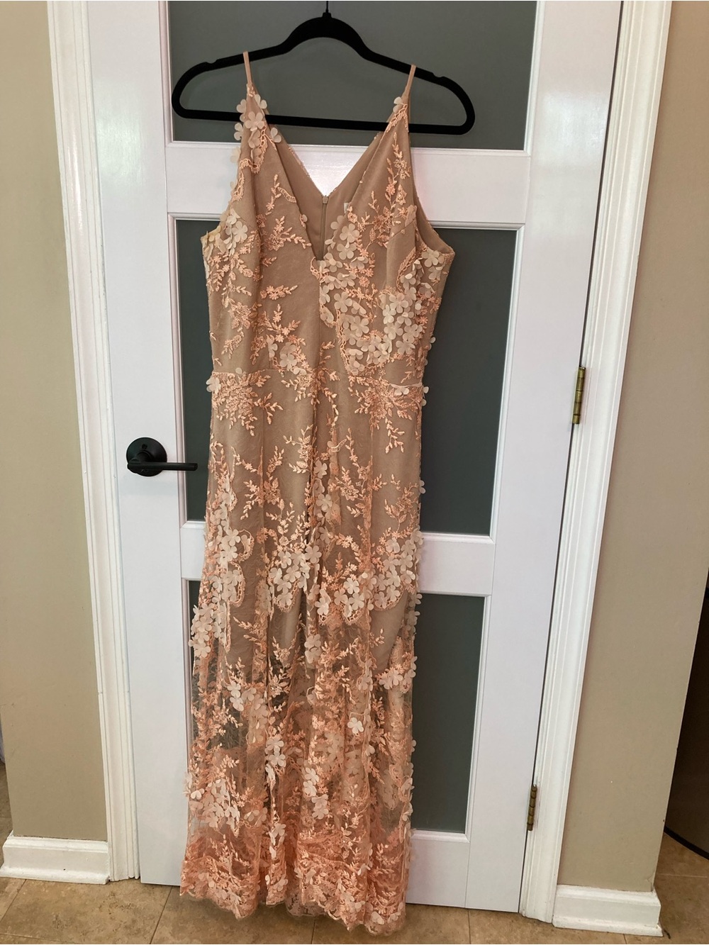 Dress the Population Sidney Deep V-Neck 3D Lace Gown - Blush/Peach - XL